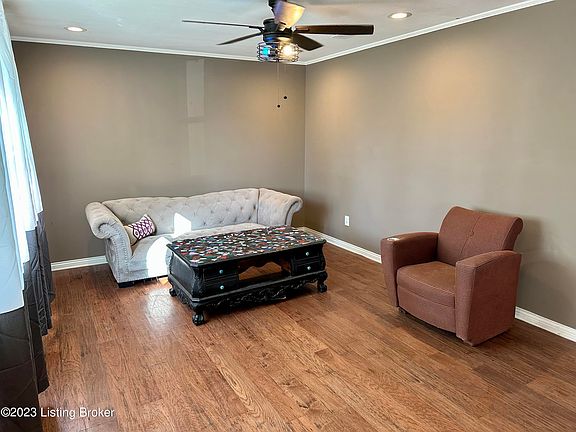 3rd image of 13303 Meadowlawn Dr