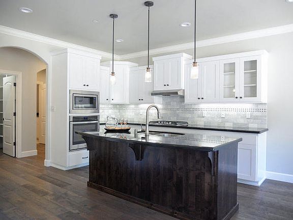 5th image of 9095 Laurel Glen Dr