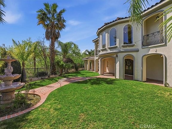 2nd image of 4972 Clover Pl