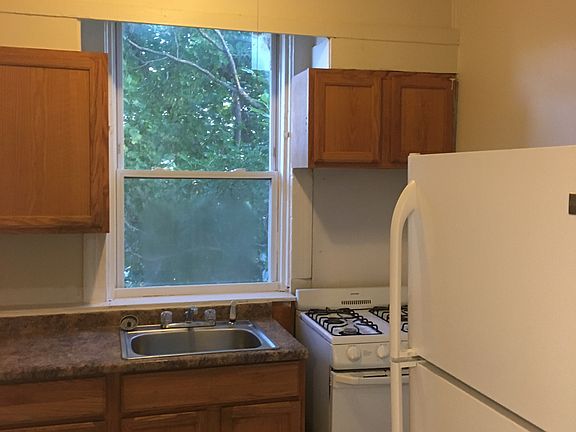 3rd image of 234 2nd St APT 6