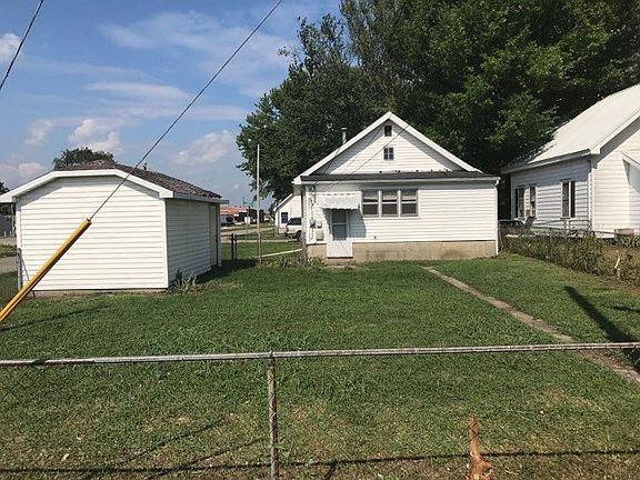4th image of 809 Carbon St