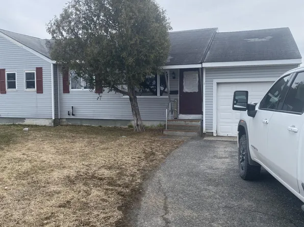 26A Edgemont Dr, Presque Isle, ME 04769