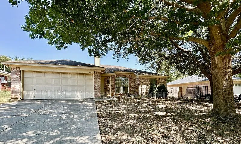 3 bed, 2.0 bath, 1192 sqft, $1,850 — Photo 1