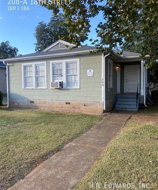 2nd image of 208A 18th St