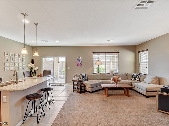 3rd image of 7487 Paces Mill Ct