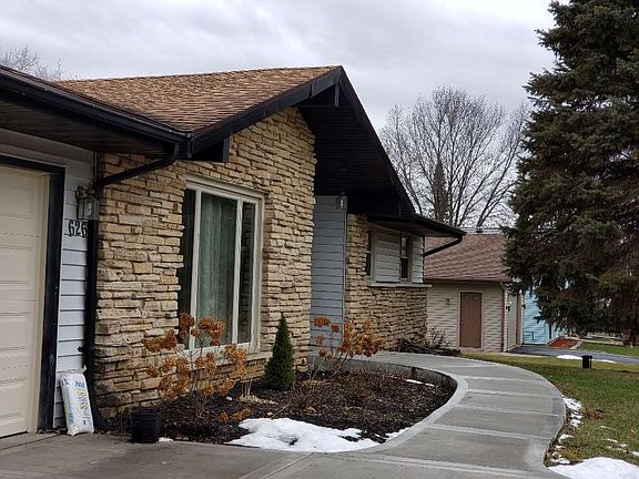 4th image of 626 Iroquois Ave