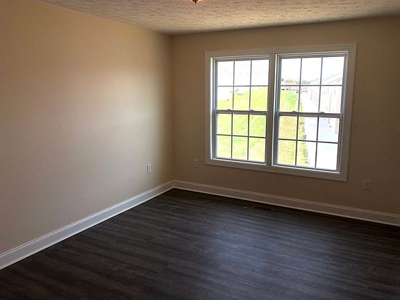 5th image of 615 Twisted Oak Dr