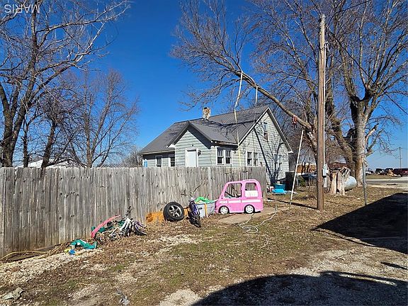 4th image of 2956 Highway D