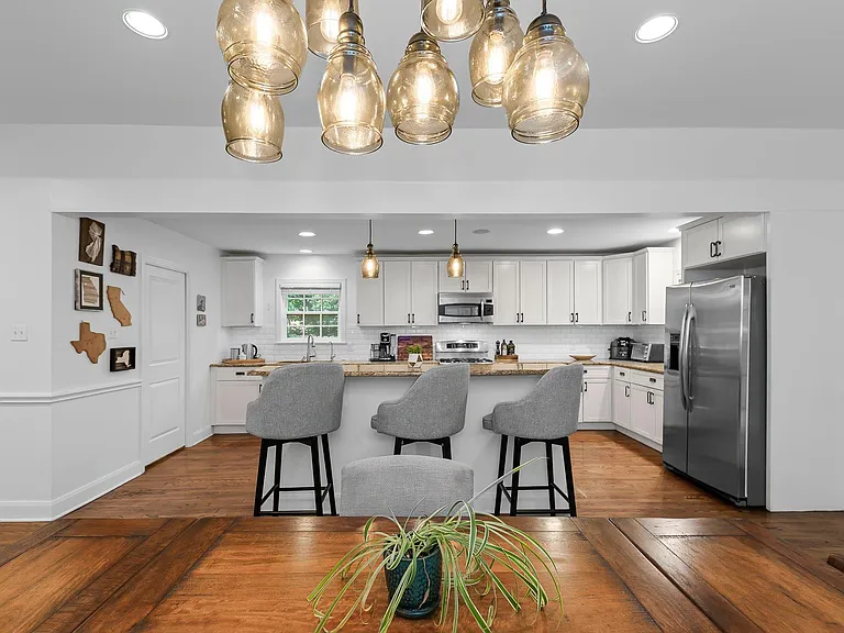 3305 Harris Park Ave — Photo 10