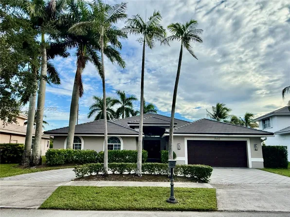 17558 SW 13th St, Hollywood, FL 33029