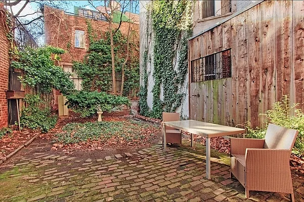 Rented by Compass | media 10