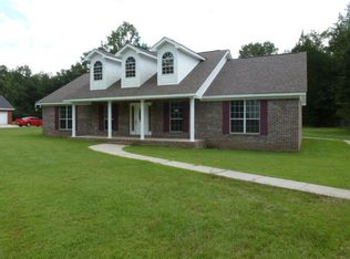 639 Country Ln, Axis, AL 36505