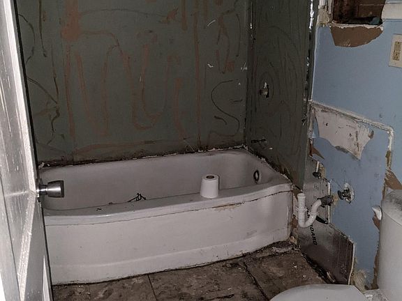 2nd image of 2914 Highland Dr
