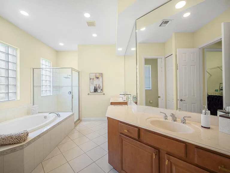 8901 Champions Way — Photo 15