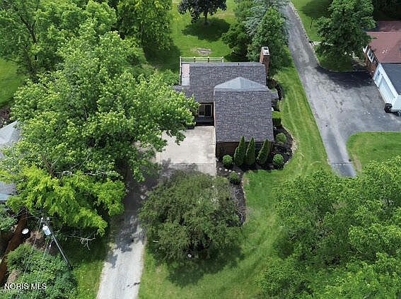 5th image of 1006 E River Dr