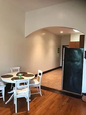 Rented by PLUSH REALTY Inc | media 18