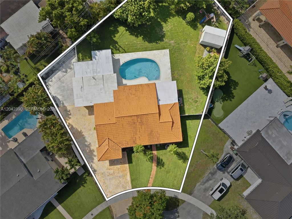 8197 W 14th Ct, Hialeah, FL - View 2
