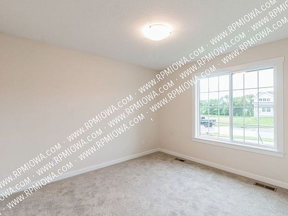 5th image of 510 E Vista Lake Ave