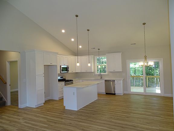 3rd image of 135 Elsie Hinson Ln