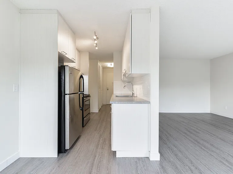 5210 122nd St NW — Photo 11