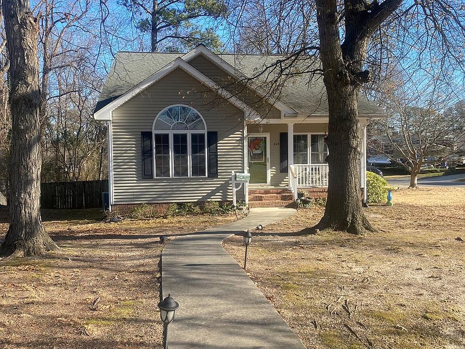 1st image of 228 Williams St