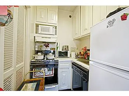 Rented by Rachmani Corporation | media 25