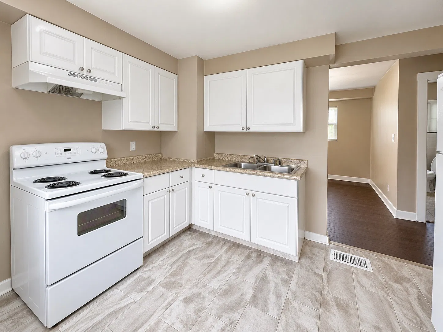 1525 Comer Ave — Photo 4
