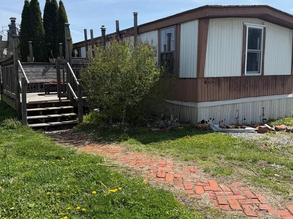 1024 Warm Spring Rd, Chambersburg, PA 17202