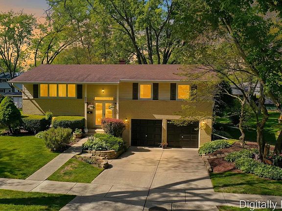 2nd image of 898 E Schirra Dr
