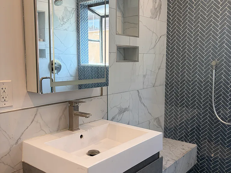 1400 N Hayworth Ave #11 — Photo 23