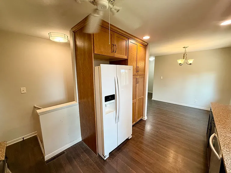 3126 W 5th St — Photo 10