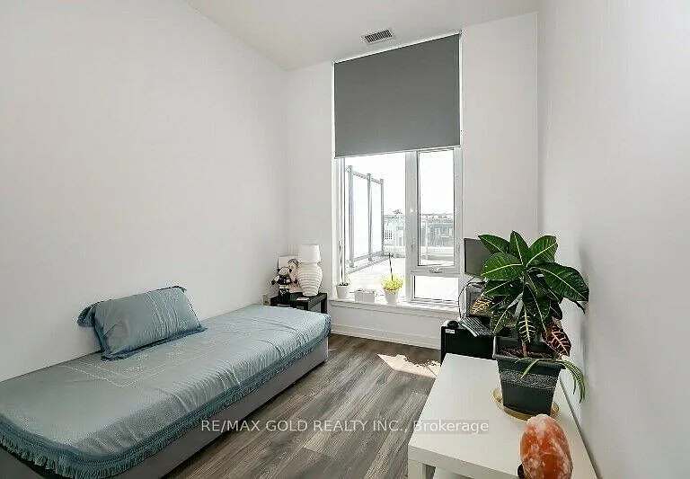 2520 Eglinton Ave W #320 — Photo 6