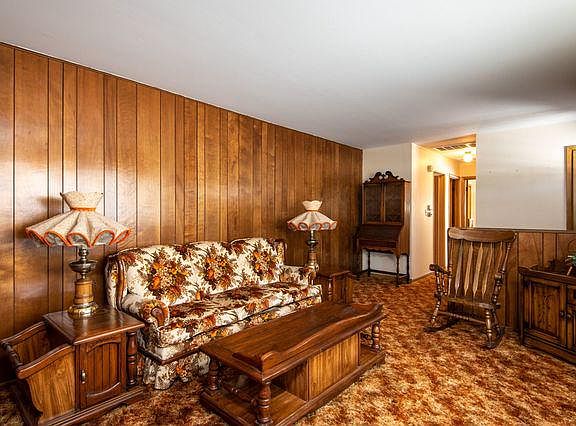 4th image of 2054 Fox Ln
