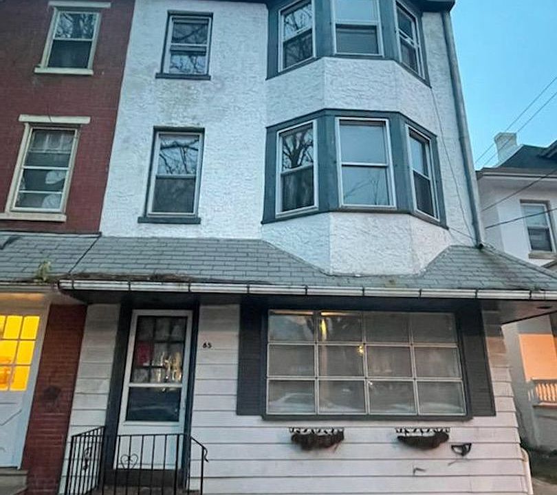 1st image of 65 King St #3