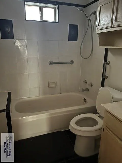 3 bed, 2.0 bath, 1588 sqft, $1,600 — Photo 3