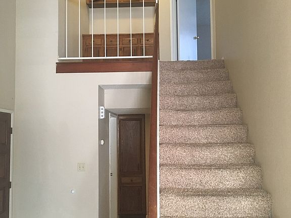 4th image of 4525 Trumbull Dr