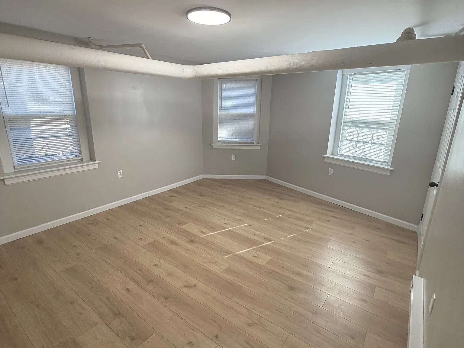 405 Main Street - 16 — Photo 3
