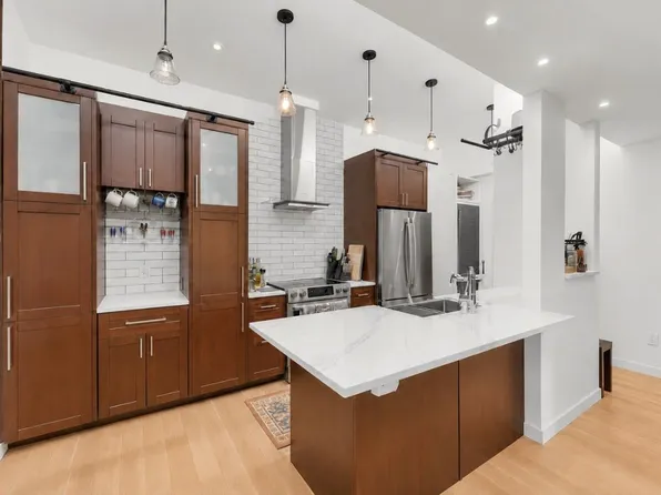 1420 E 7th Ave #304, Vancouver, BC V5N 1R8