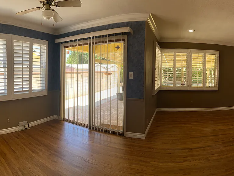 1427 Boyden Ave — Photo 2