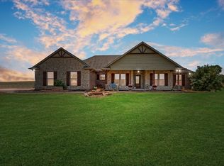 516 Spring Town Rd, Van Alstyne, TX 75495