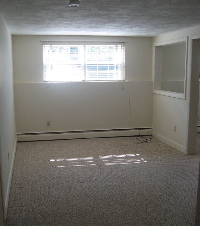 2nd image of 8 Court Street Pl APT 1