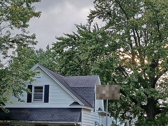 3rd image of 1026 S Twyckenham Dr
