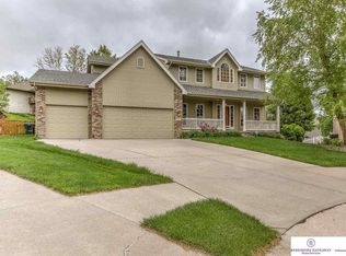 16009 Boyd Cir, Omaha, NE 68116