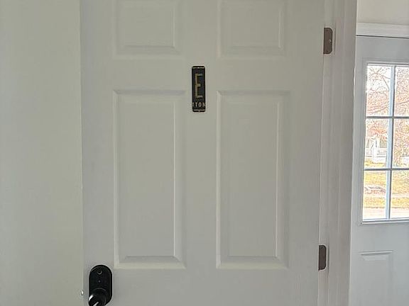 2nd image of 2827 E 5th Ave Room B