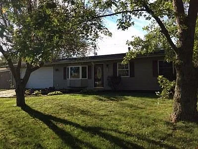 414 Sequoia Dr photo 1