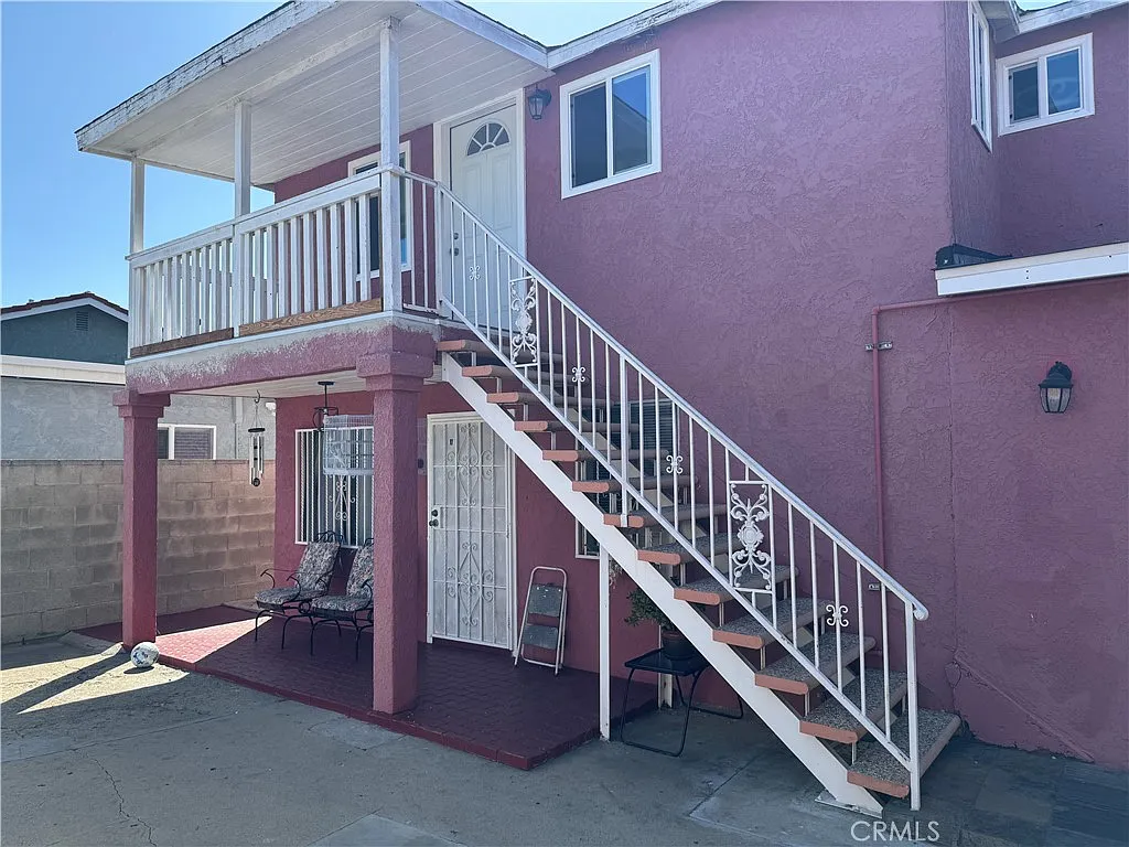 1 bed, 330 sqft, $1,900 — Photo 1