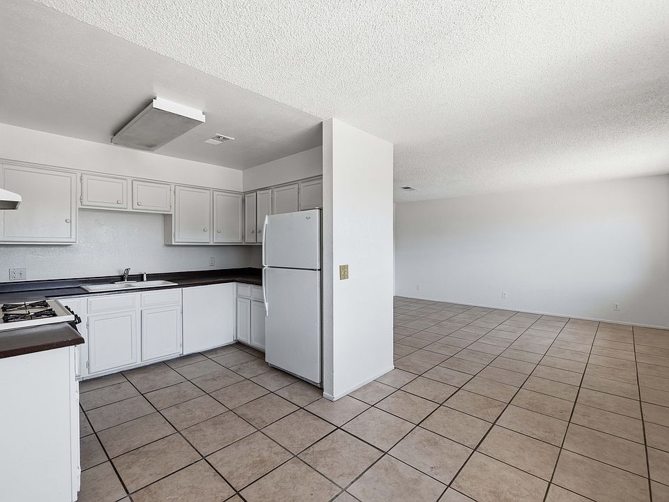 1st image of 518 E Avenue Q4 #5