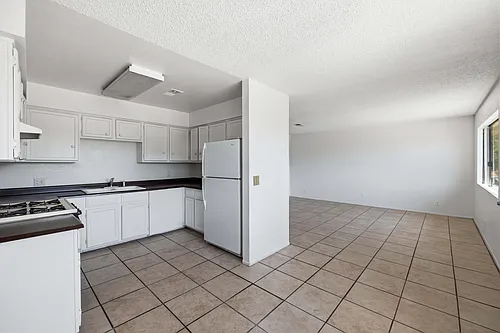 518 E Avenue Q4 #5 Photo 1