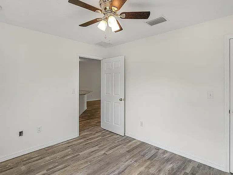 332 Del Monte Rd — Photo 4
