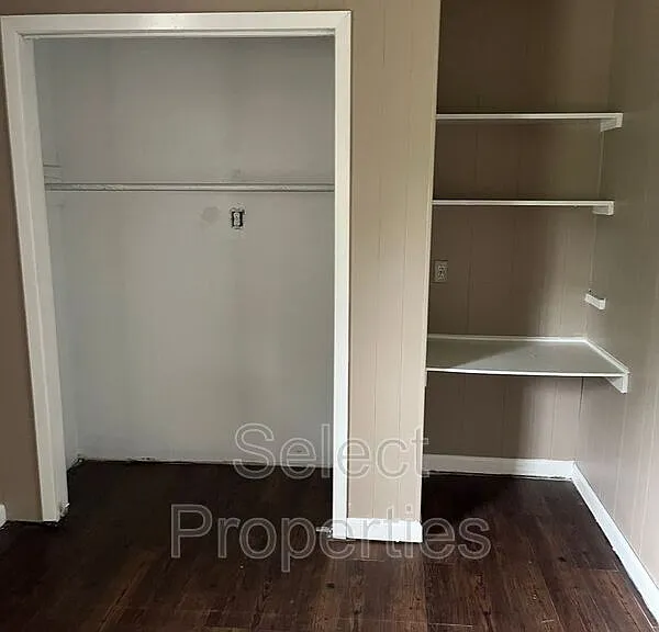 1914 Edgewood St — Photo 11